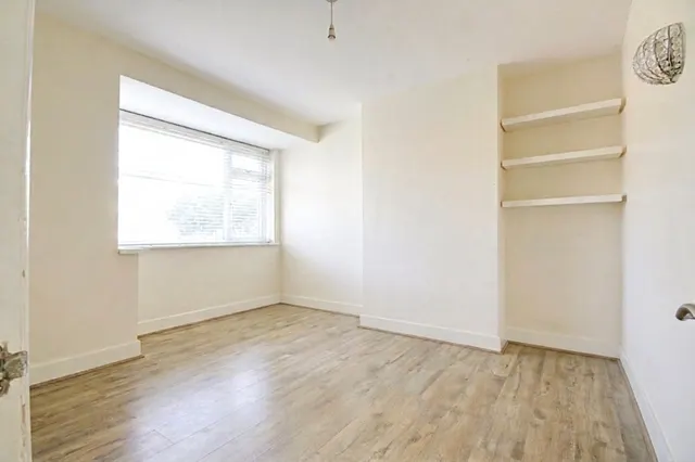 Westmoor Road, Enfield, photo 3