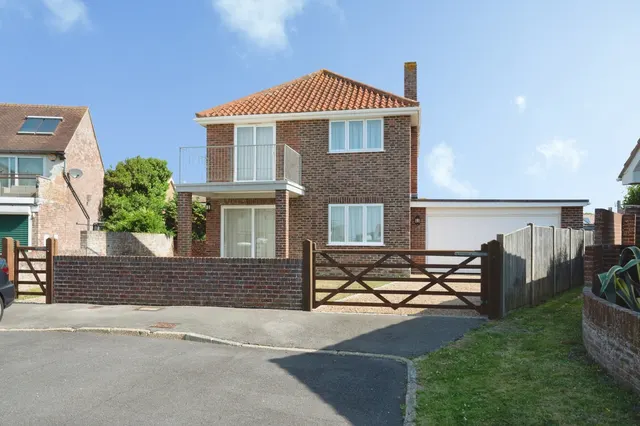 Bembridge Court, Hayling Island, PO11, photo 1