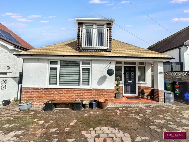 Aberconway Road, Prestatyn, Denbighshire, LL19 9HL, photo 1