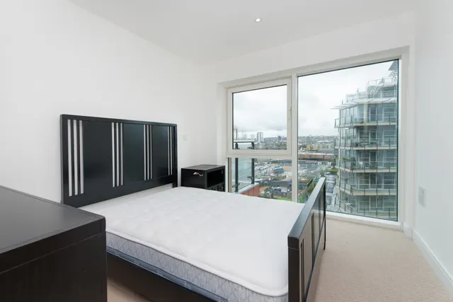 Photo 3 — Flotilla House, Battersea Reach