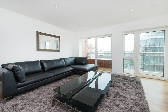 Flotilla House, Battersea Reach, photo 1