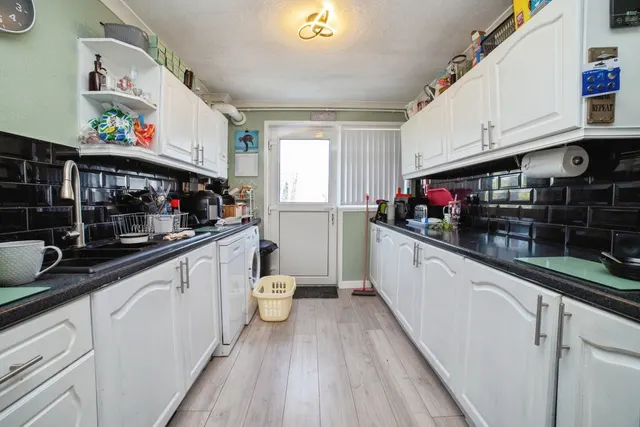 Poplar Avenue, Kirkby-in-Ashfield, NG17, photo 2
