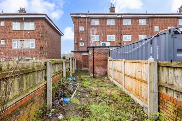 Photo 3 — Bancroft Road, Widnes, Widnes, WA8 3LL