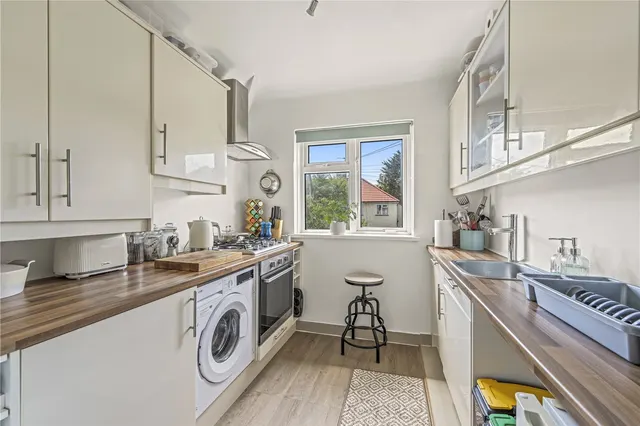 Photo 3 — Fielding Avenue, Twickenham, TW2 5LX