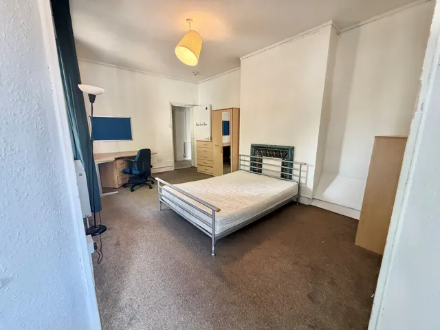 Forest Road West, NOTTINGHAM, photo 1