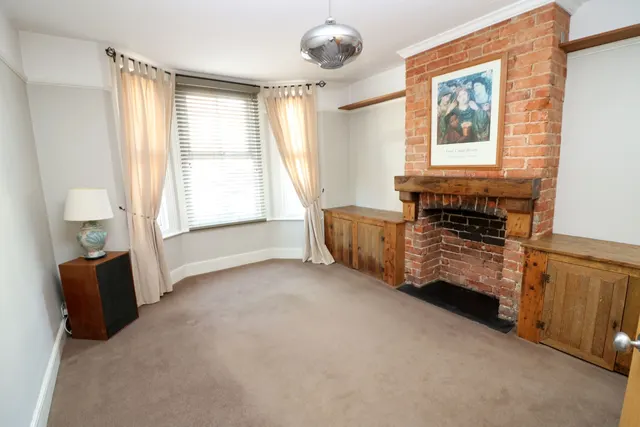 Wendover Road, Surrey Staines-upon-Thames, TW18, photo 2