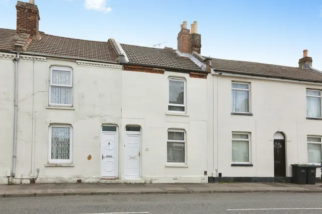 Whitworth Road, GOSPORT, photo 1