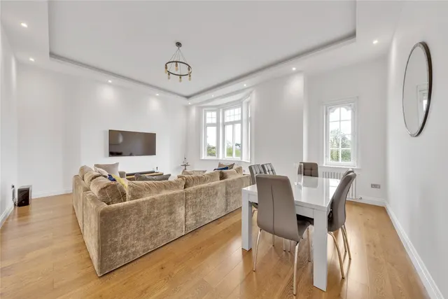 Prince Albert Road, St John's Wood, NW8, photo 2