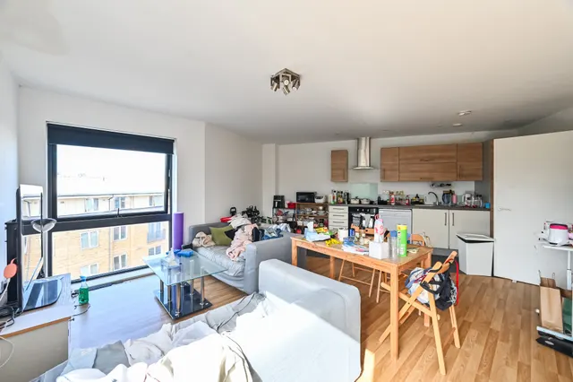 Photo 3 — 55 Windsor Court, So Bow, 18 Mostyn Grove, London