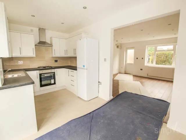 Denbigh Drive, Hayes, UB3, photo 3