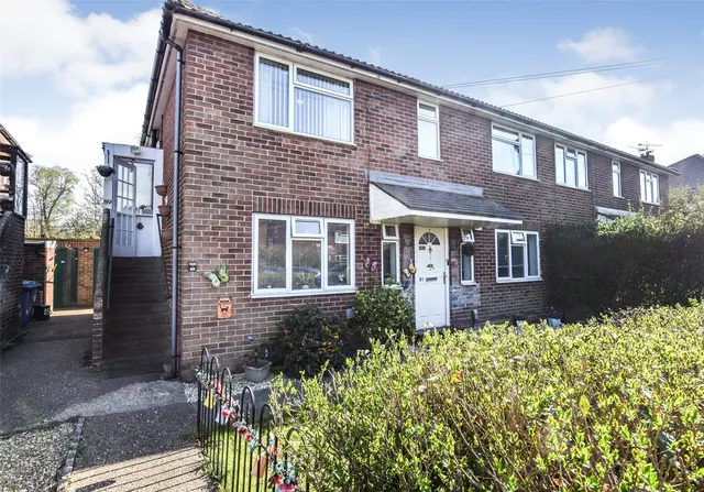 Ratcliffe Road, Farnborough, GU14, photo 1
