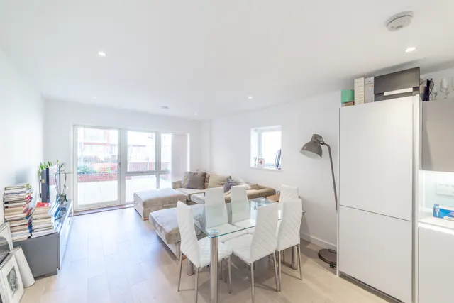 Flat 2, Burnell Building, 1 Wilkinson Close, London, photo 1