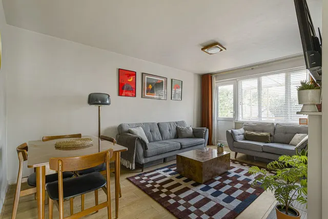 Colyer Close, London, SE9, photo 2