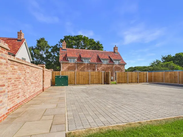 Nightingale Close, Knodishall, photo 1