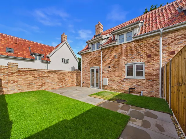 Nightingale Close, Knodishall, photo 1