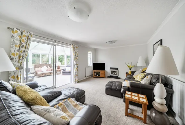 Photo 2 — Boundary Close, Somerset, Midsomer Norton, BA3 4XB