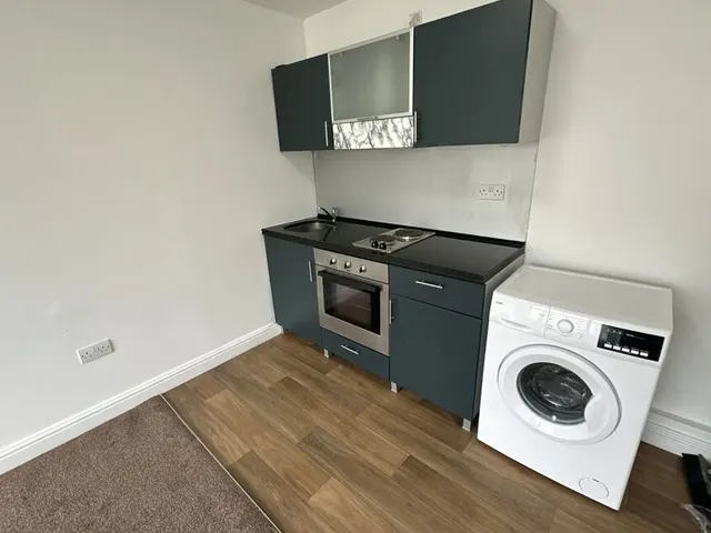 Cumberland Close, HX2, photo 3