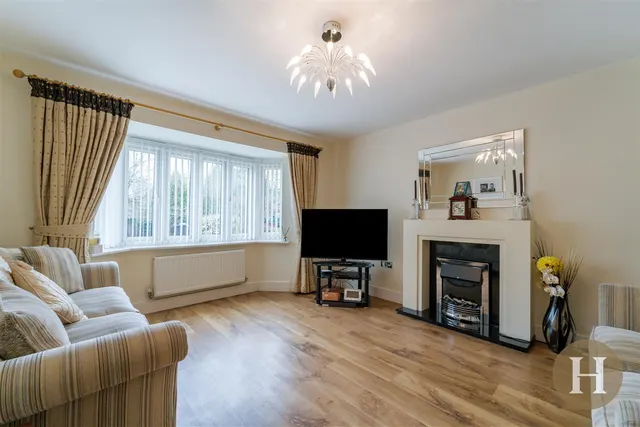 Queens Court, Birmingham, B32, photo 3