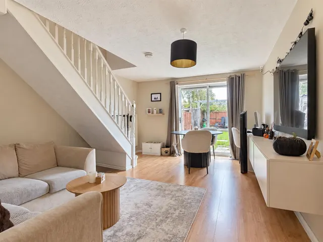 Medina Drive, Stone Cross, BN24, photo 3
