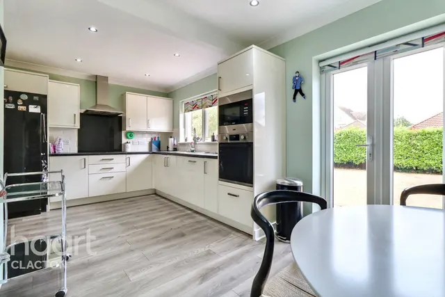 Victoria Road, Clacton-On-Sea, CO15, photo 3