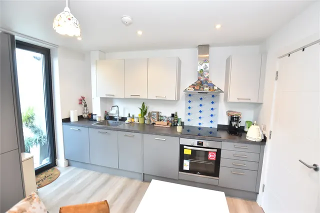 Farnborough Road, Farnborough, GU14, photo 3