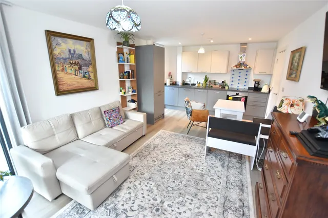 Farnborough Road, Farnborough, GU14, photo 2