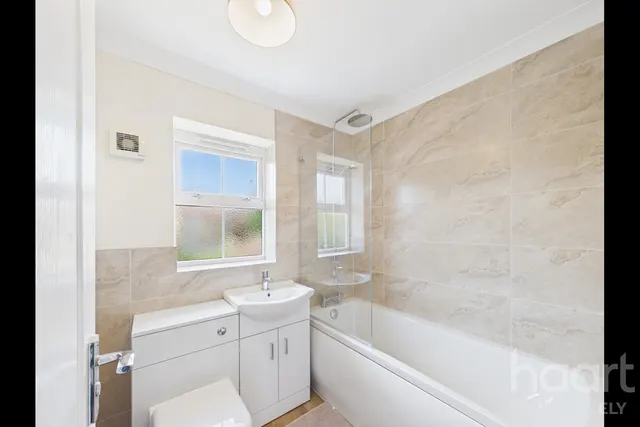 Clover End, Witchford, CB6, photo 3
