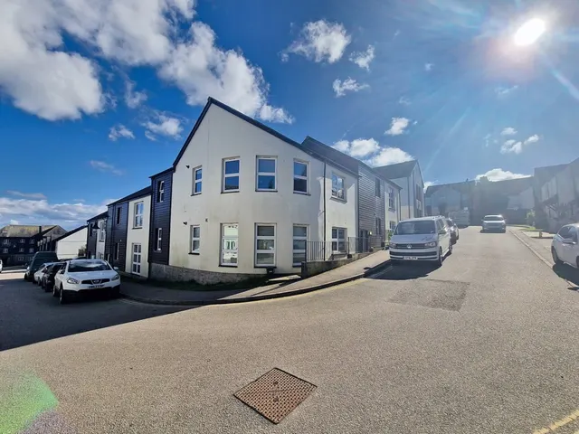Calver Close, Penryn, TR10, photo 2