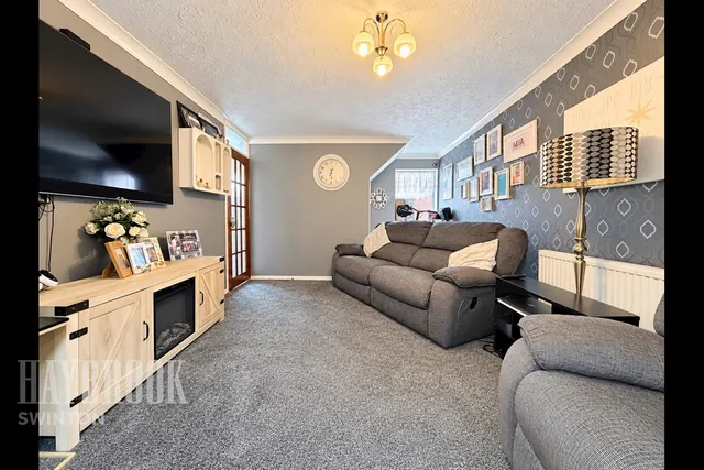Fleming Square, Wath-Upon-Dearne, photo 2
