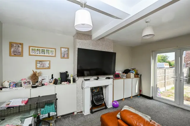 Woodside Place, Clay Cross, S45, photo 3