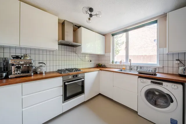 Photo 3 — Dallas Road, SE26