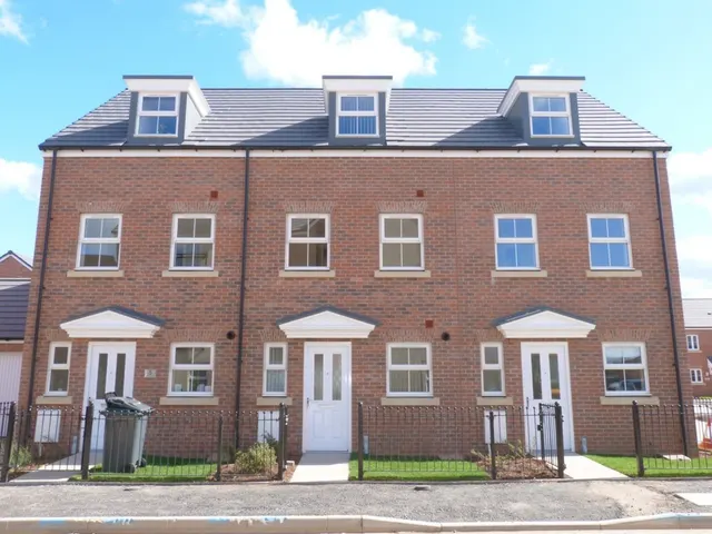 Snetterton Heath, Kingsway, photo 1