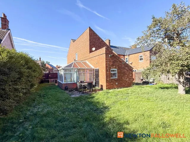 London Road, Balderton, NG24, photo 2