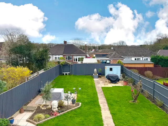 Photo 3 — Croft Road, Swindon, Wiltshire, SN1 4DS
