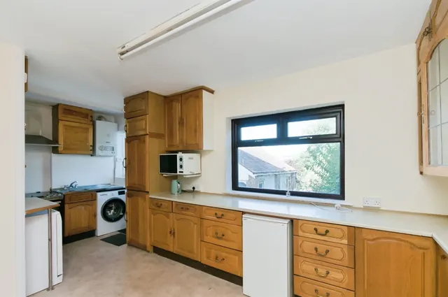Photo 3 — Bevendean Crescent, Brighton