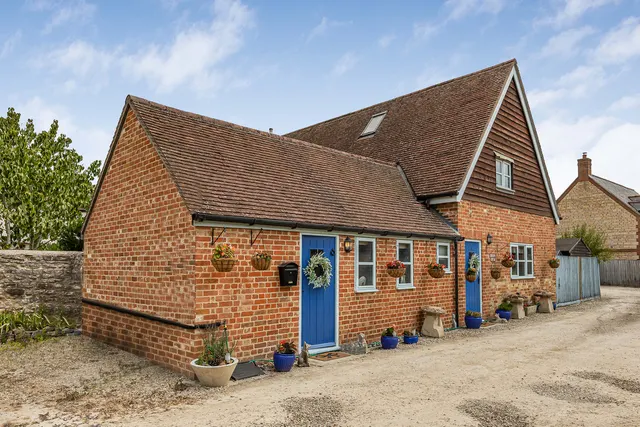 Park Farm, Ambrosden, photo 1