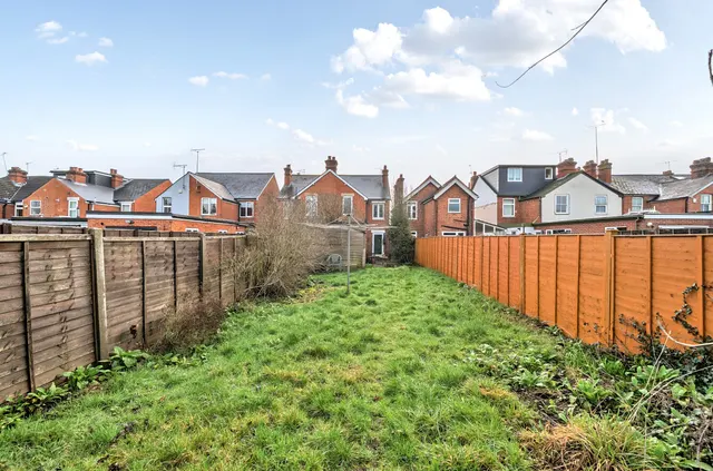 Photo 2 — Wescott Road, Wokingham, Berkshire, RG40 2ES