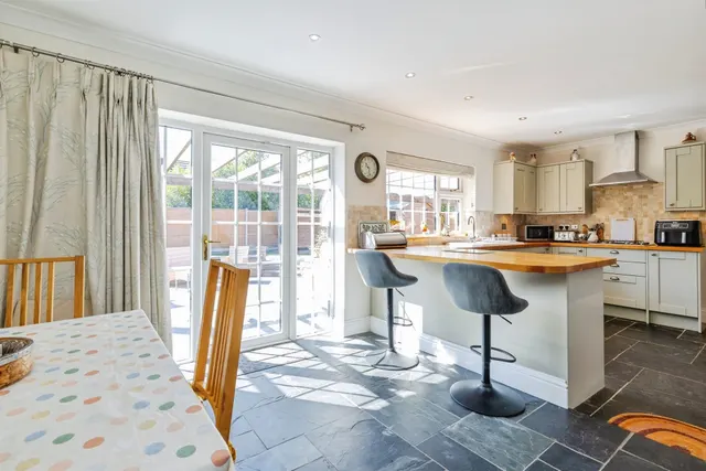 Photo 3 — Courtfield Close, Sudbrooke, Lincoln