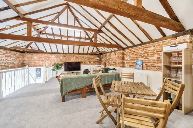Farnham Road, Farnham, GU10, photo 2