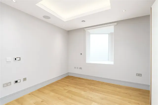 Photo 2 — Benjamin House, Cecil Grove, St John's Wood, London, NW8 7EF