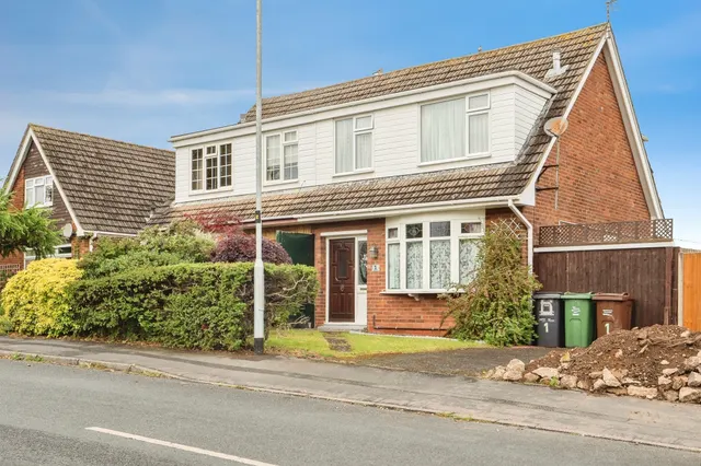Photo 2 — Conway Drive, Shepshed, Loughborough