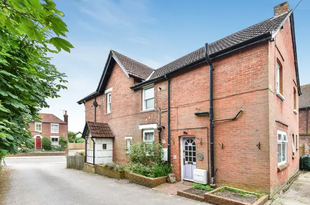 Station Road, Petersfield, GU32, photo 1