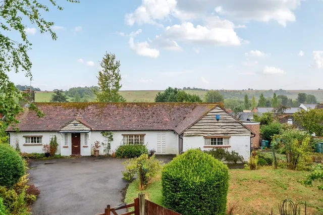 Oxford Street, Ramsbury, SN8, photo 1