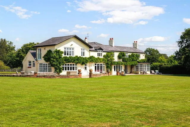 Photo 2 — Stapleford, Tarporley, Cheshire, CW6 0ET