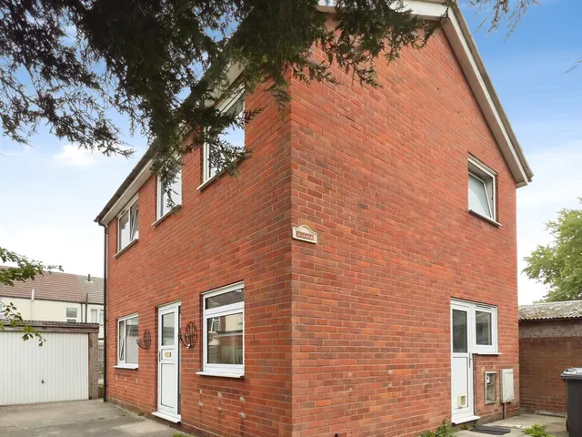 Naam Grove, LINCOLN, photo 1