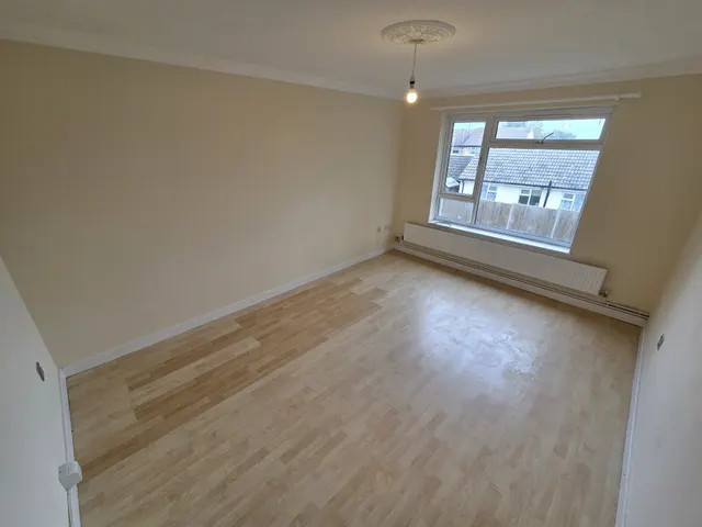 Spear Close, LU3, photo 1
