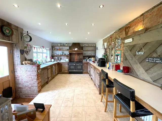 Photo 3 — New Road, Bourne End SL8 5BJ