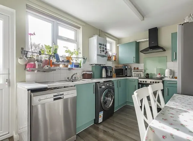 Photo 2 — Rosebery Road, Kingston Upon Thames, KT1
