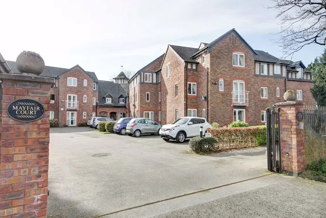 Mayfair Court, Timperley, Cheshire WA15 6UB, photo 1