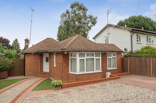 Lindal Crescent, Enfield, photo 1